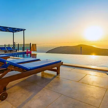Güneş - 3 Bedroom Holiday Villa with jaccuzi in Kalkan Villa