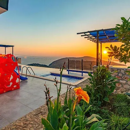 Güneş - 3 Bedroom Holiday Villa with jaccuzi in Kalkan Villa