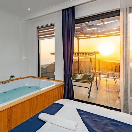 Villa Guenes - 3 Bedroom Holiday Villa With Jaccuzi In Kalkan *