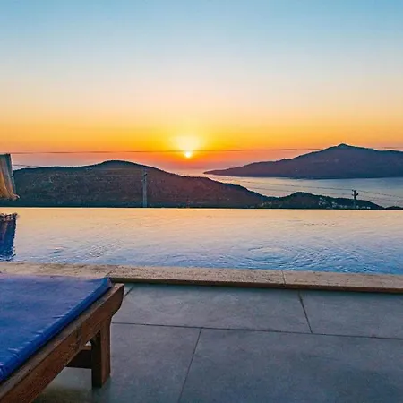 Villa Guenes - 3 Bedroom Holiday Villa With Jaccuzi In Kalkan