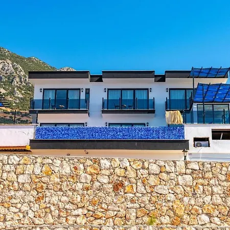 Guenes - 3 Bedroom Holiday Villa With Jaccuzi In Kalkan